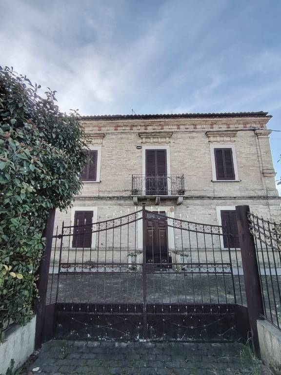 casa indipendente in vendita a Moscufo