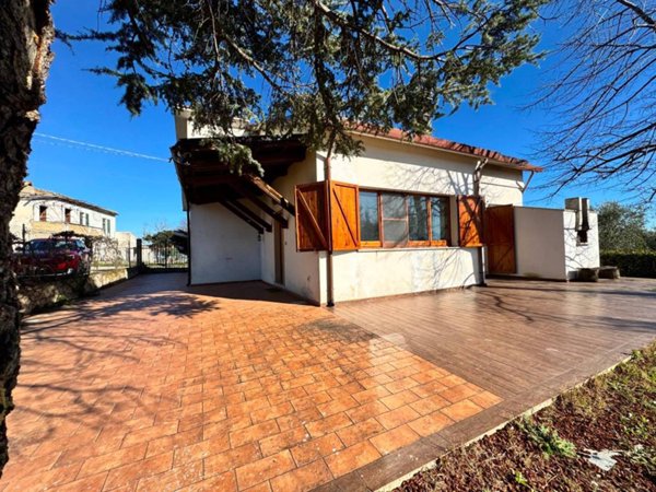 casa indipendente in vendita a Moscufo in zona Senarica