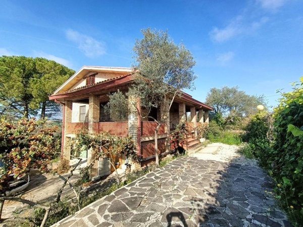 pentavano in vendita a Moscufo