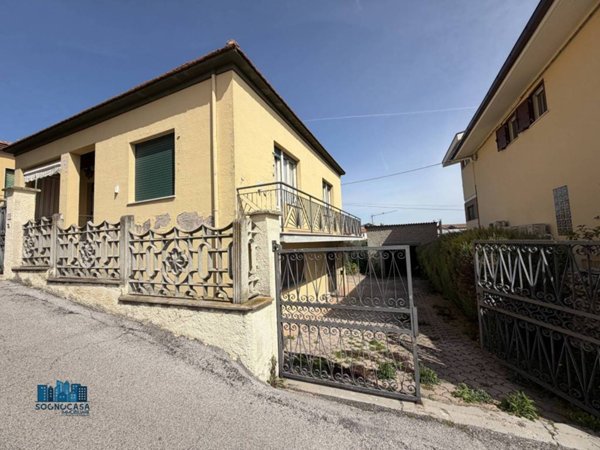 casa indipendente in vendita a Moscufo