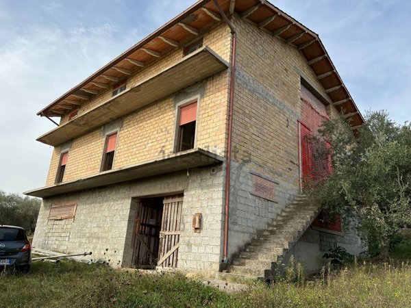appartamento in vendita a Moscufo in zona Senarica