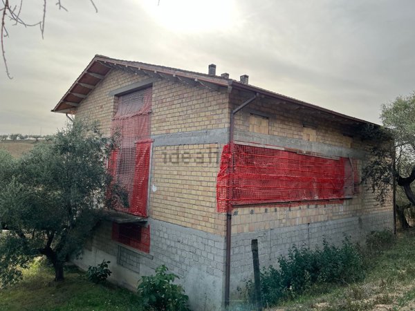appartamento in vendita a Moscufo in zona Senarica