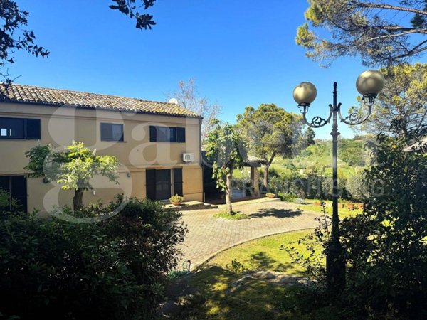 casa indipendente in vendita a Moscufo