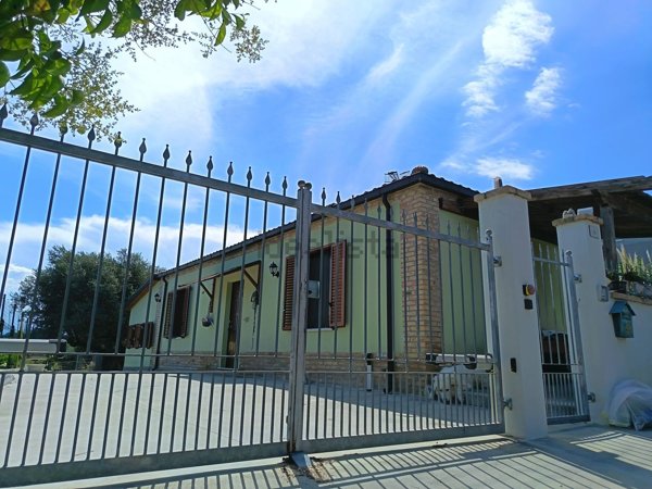 casa indipendente in vendita a Moscufo