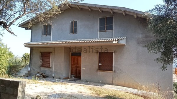 casa indipendente in vendita a Moscufo