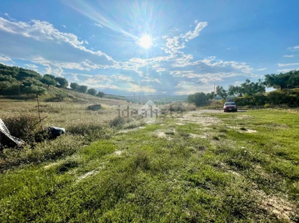 terreno in vendita a Moscufo in zona Senarica