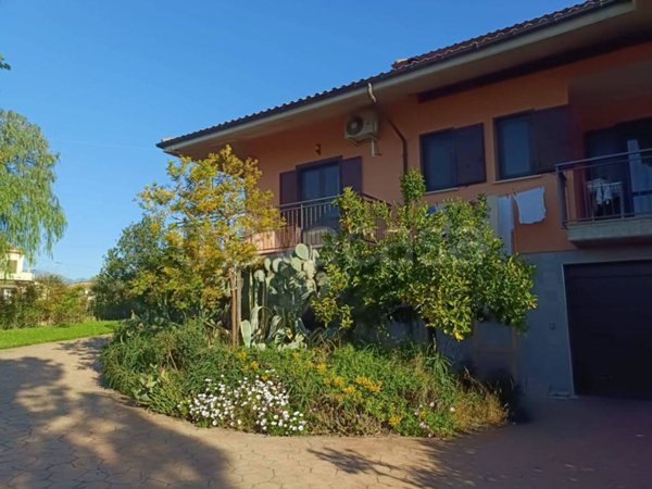 casa indipendente in vendita a Nocciano