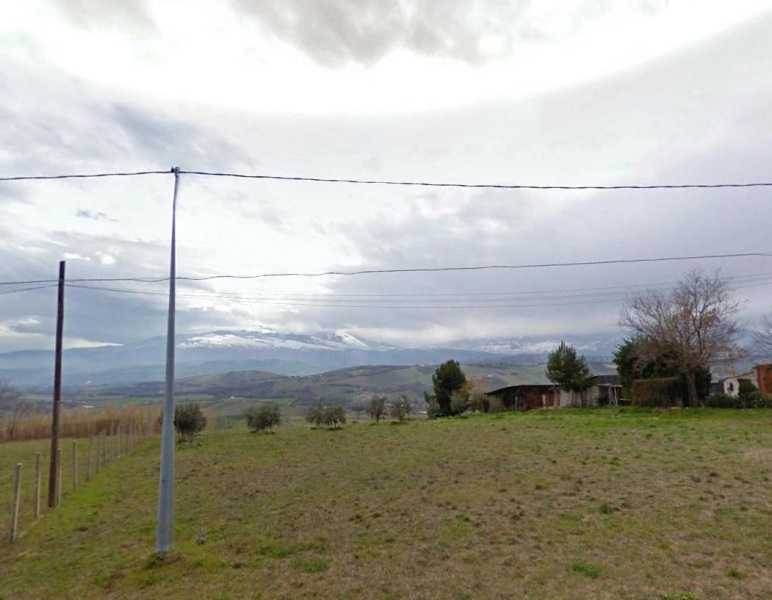 terreno edificabile in vendita a Nocciano