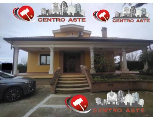casa indipendente in vendita a Nocciano in zona Fonteschiavo