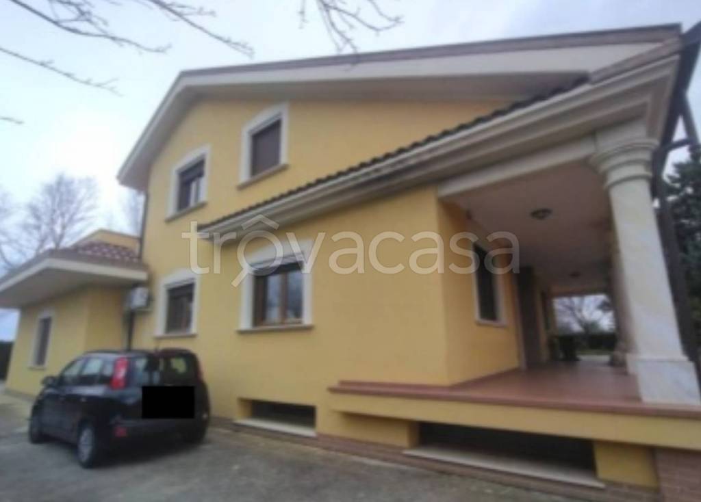 casa indipendente in vendita a Nocciano in zona Fonteschiavo