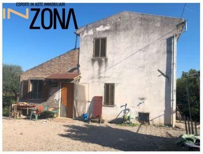 appartamento in vendita a Nocciano in zona Fonteschiavo