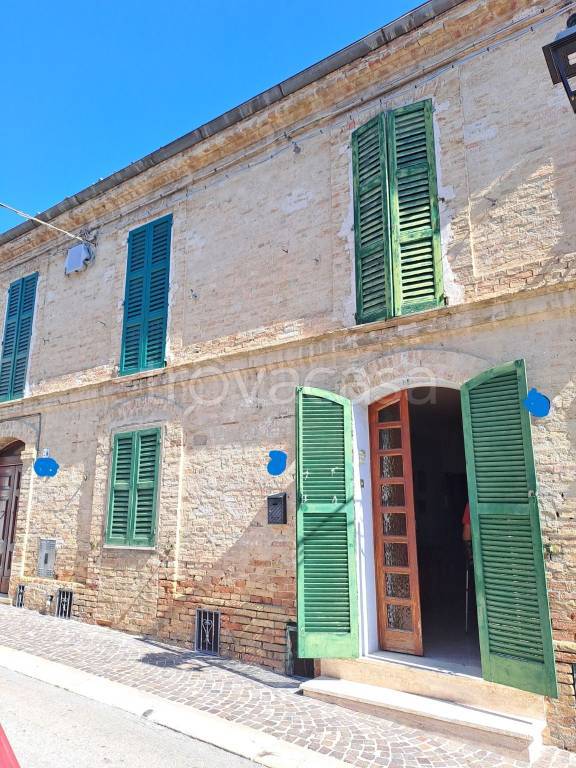 casa indipendente in vendita a Nocciano