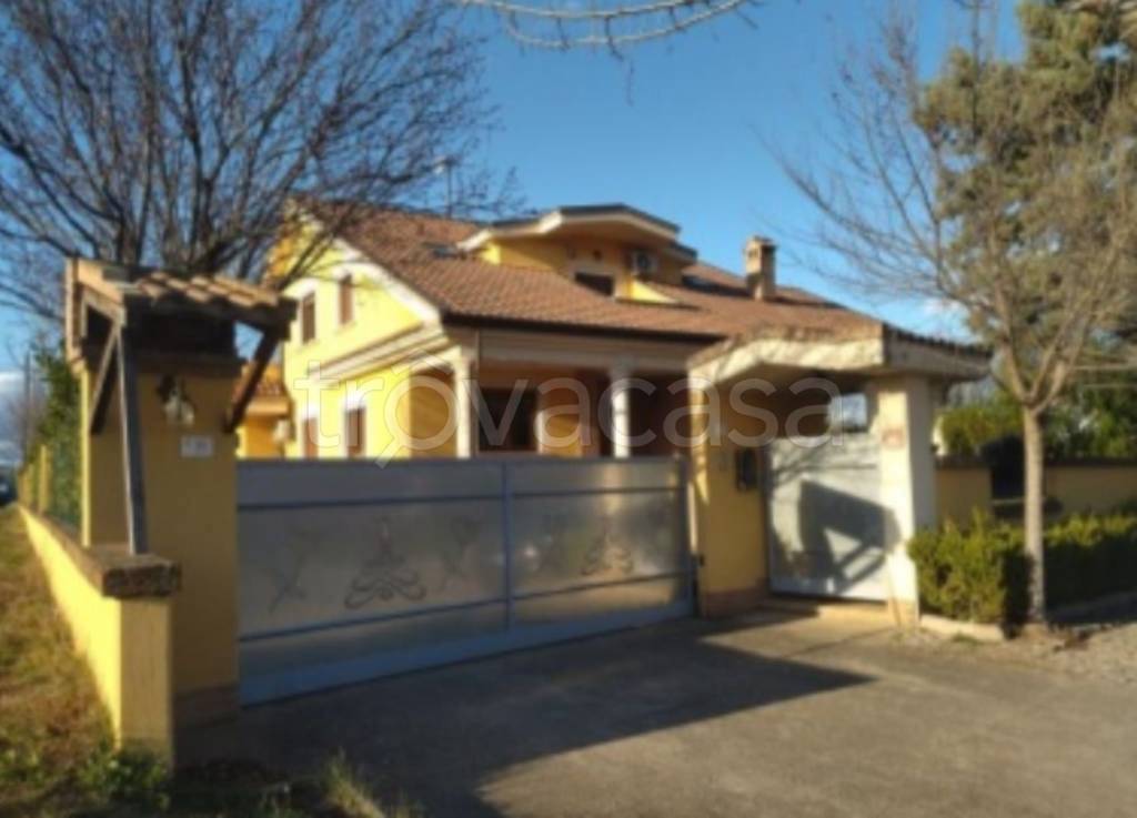 casa indipendente in vendita a Nocciano in zona Fonteschiavo