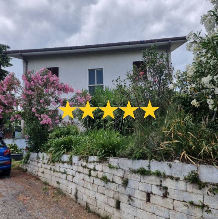 casa indipendente in vendita a Nocciano in zona Casali