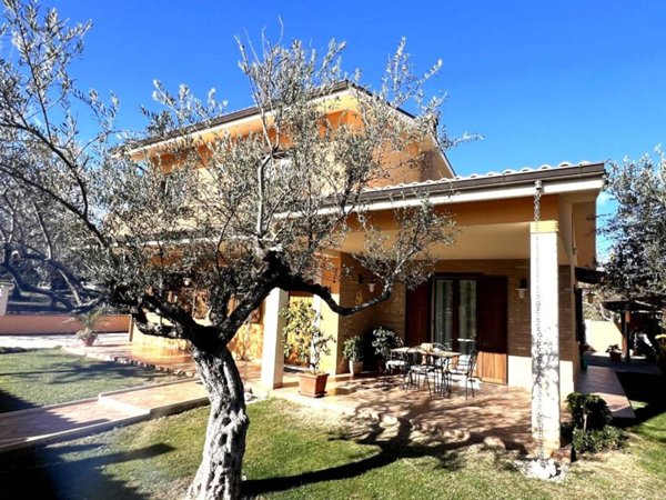 casa indipendente in vendita a Nocciano in zona Prato San Lorenzo