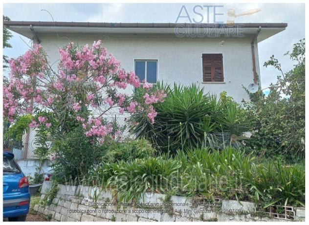 casa indipendente in vendita a Nocciano in zona Casali