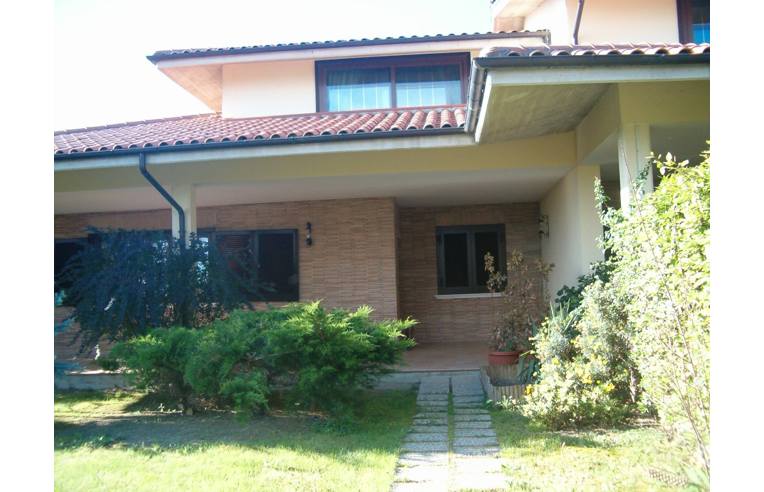 casa indipendente in vendita a Nocciano