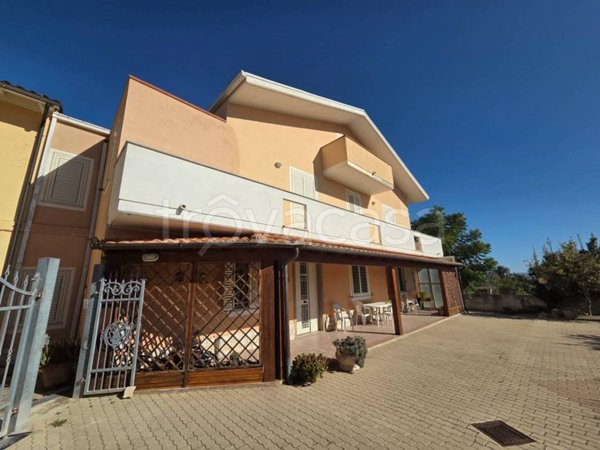 casa indipendente in vendita a Nocciano in zona Casali