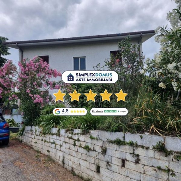 casa indipendente in vendita a Nocciano in zona Casali