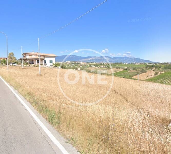 casa indipendente in vendita a Nocciano in zona Collina