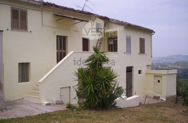 casa indipendente in vendita a Penne