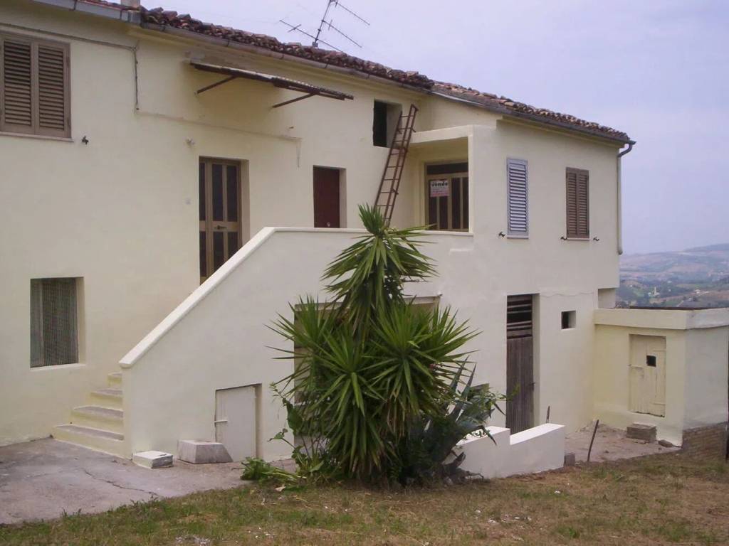 casa indipendente in vendita a Penne