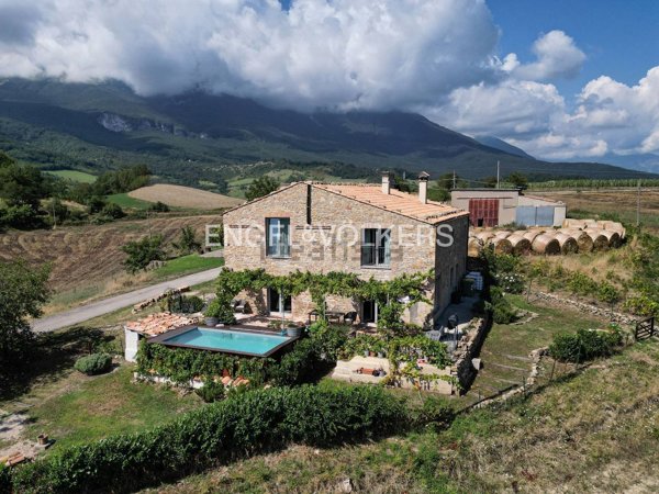 casa indipendente in vendita a Penne