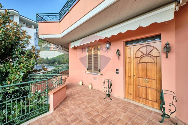 casa indipendente in vendita a Penne