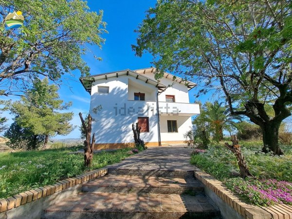 casa indipendente in vendita a Penne