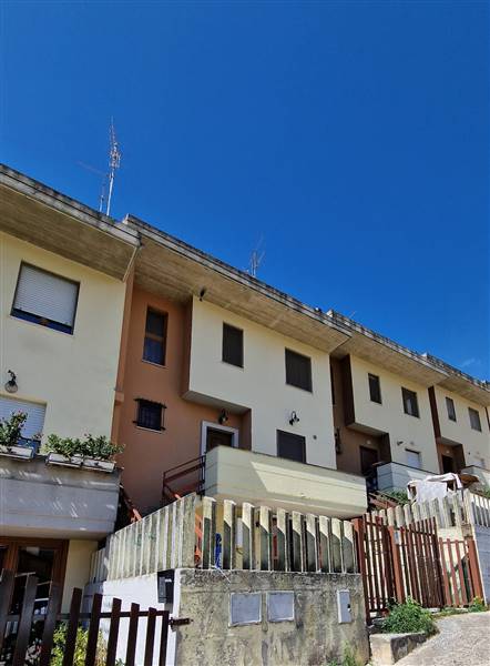 casa indipendente in vendita a Penne