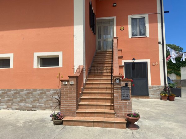 casa indipendente in vendita a Penne in zona Mallo