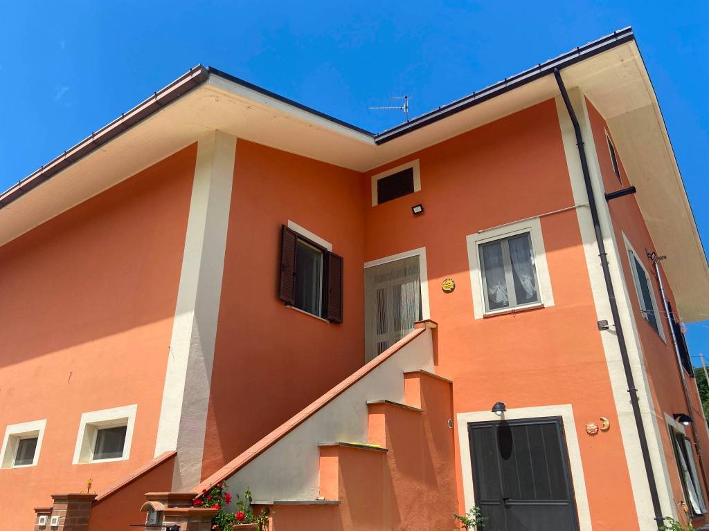 casa indipendente in vendita a Penne in zona Mallo