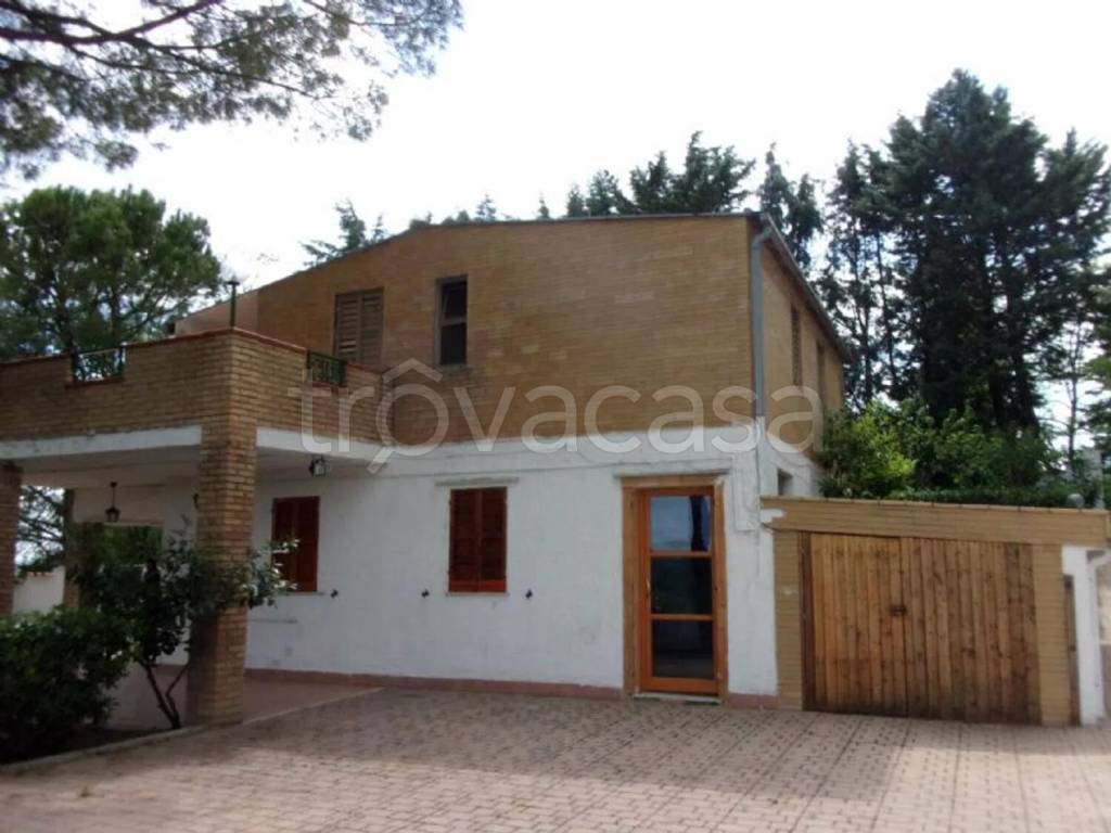 casa indipendente in vendita a Penne