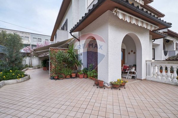 casa indipendente in vendita a Penne