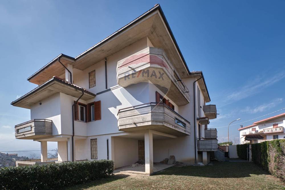 casa indipendente in vendita a Penne