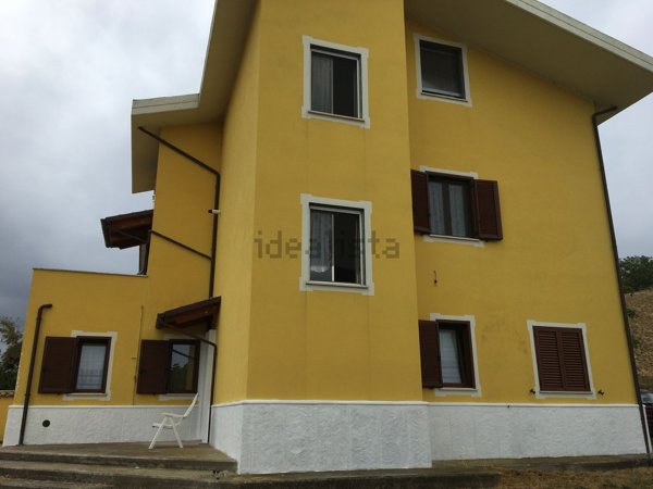 casa indipendente in vendita a Penne in zona Mallo