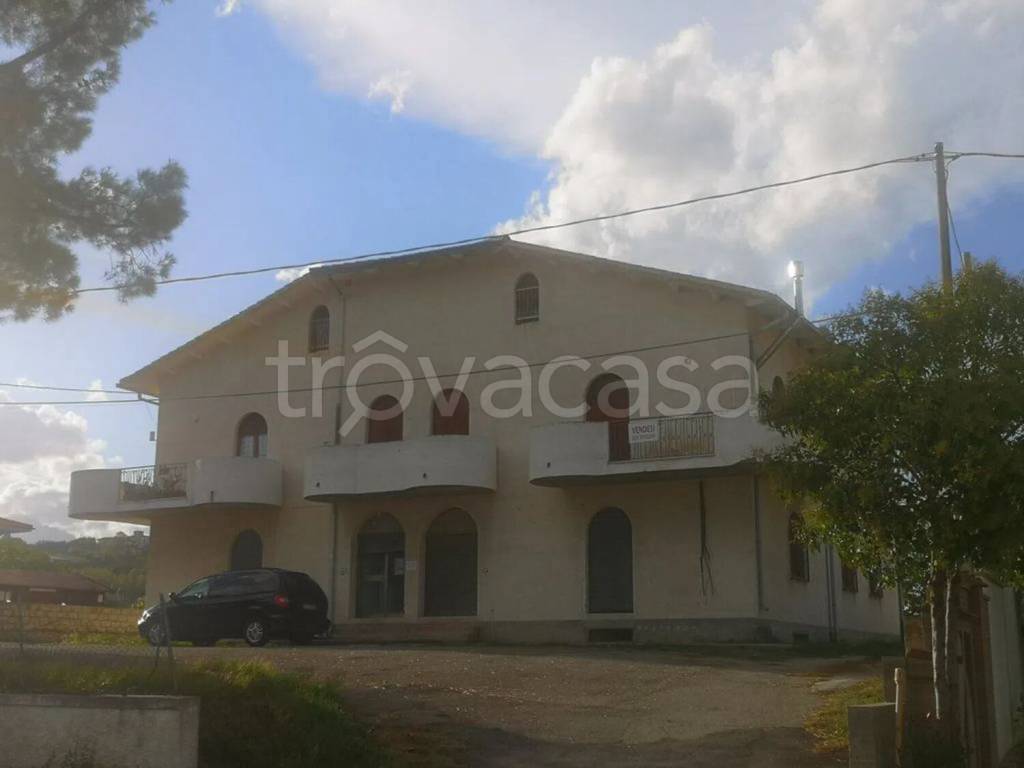 casa indipendente in vendita a Penne