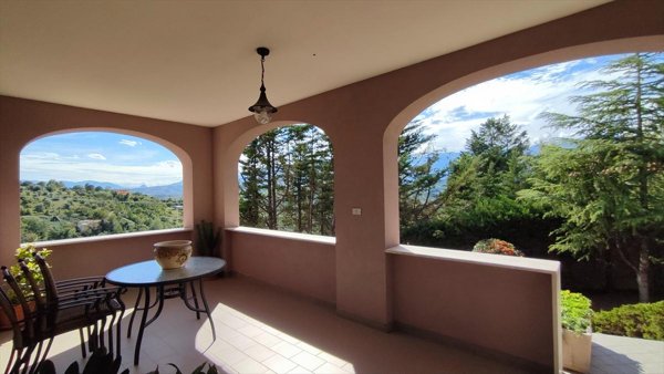 casa indipendente in vendita a Penne