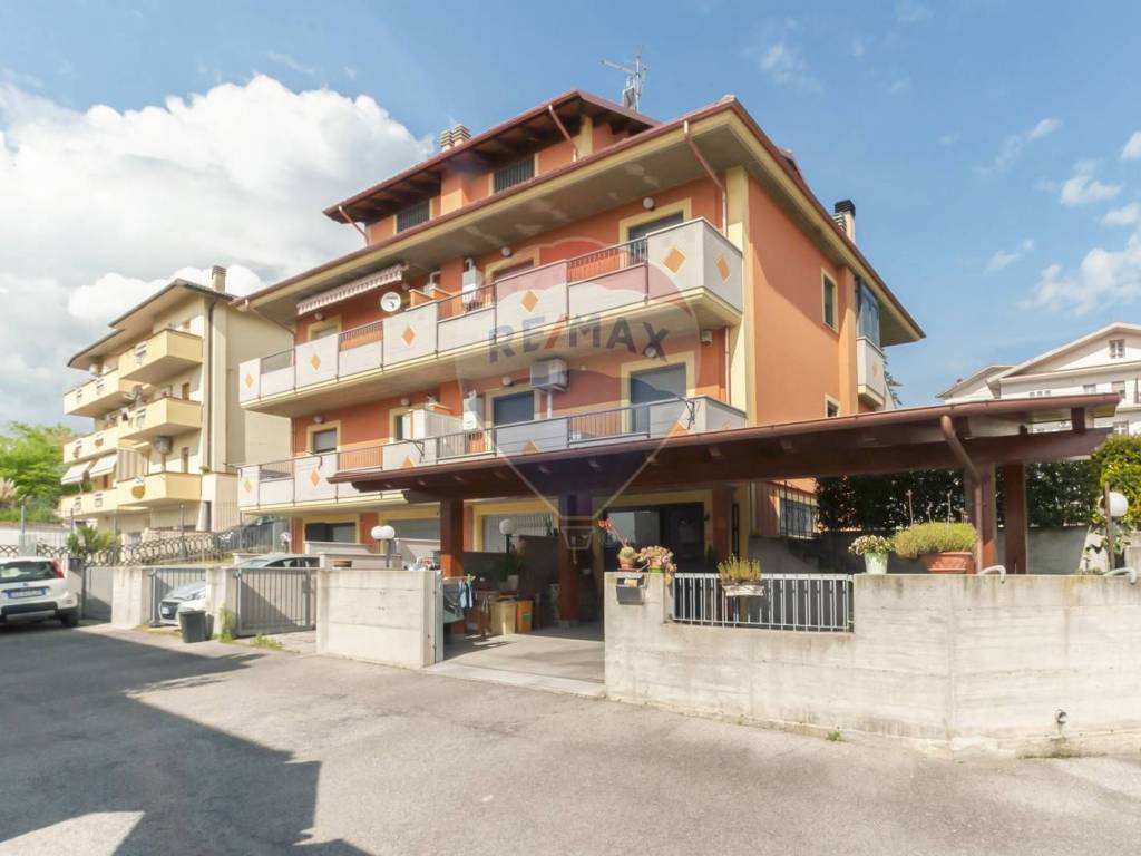 casa indipendente in vendita a Penne