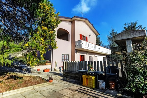 casa indipendente in vendita a Penne