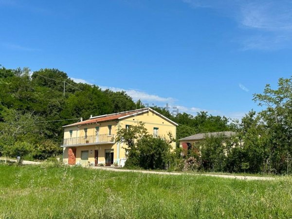 casa indipendente in vendita a Penne