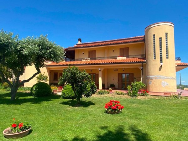 casa indipendente in vendita a Penne