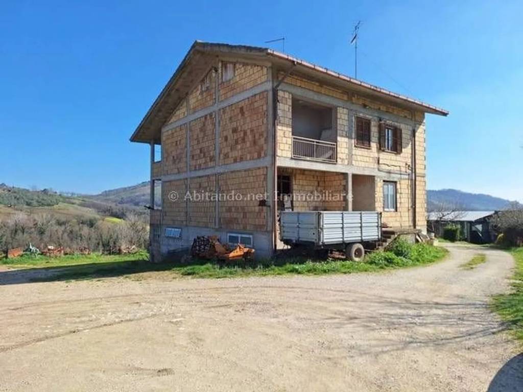casa indipendente in vendita a Penne in zona Ponte Sant'Antonio