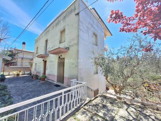 casa indipendente in vendita a Penne