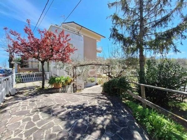 intera palazzina in vendita a Penne
