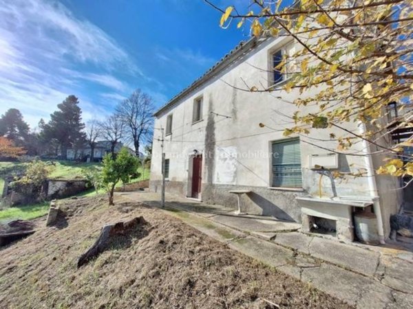 casa indipendente in vendita a Penne