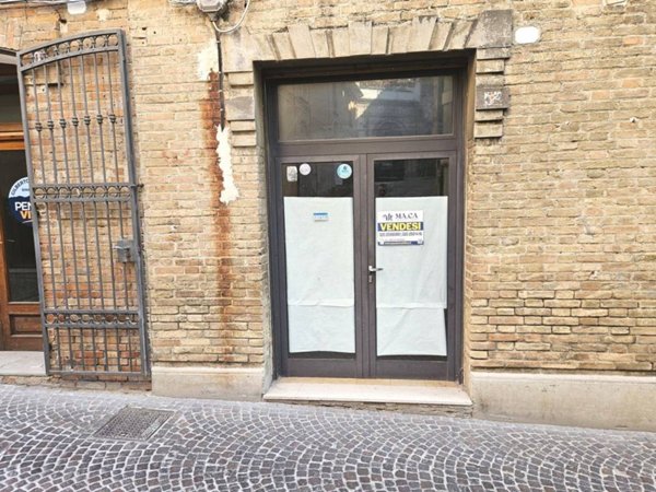 negozio in vendita a Penne