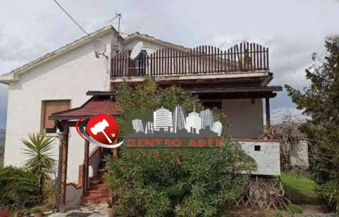 casa indipendente in vendita a Penne