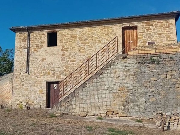 casa indipendente in vendita a Penne in zona Casale