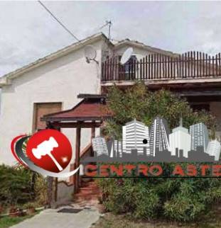casa indipendente in vendita a Penne